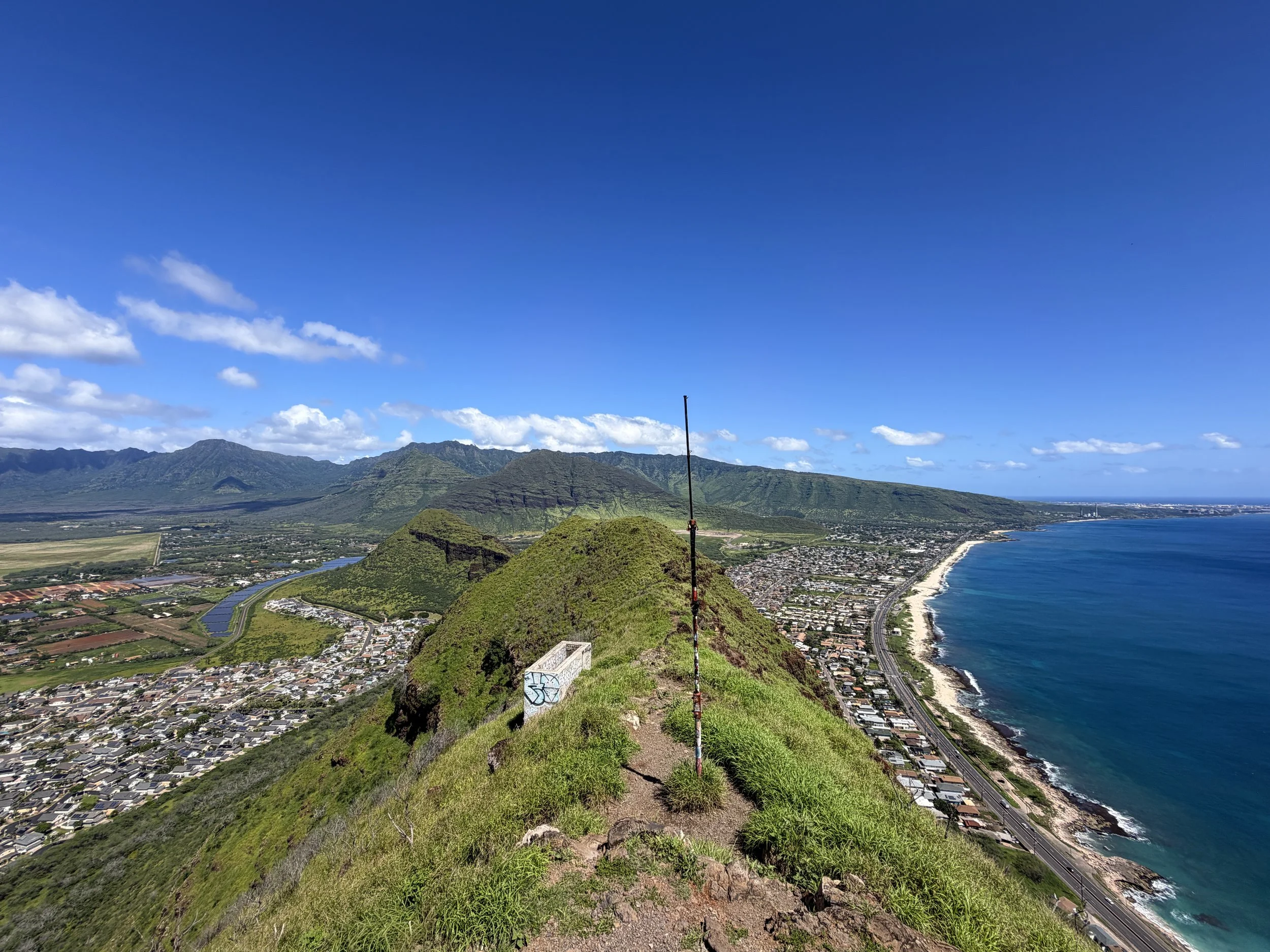 Hiking the Puʻu O Hulu Trail (Pink Pillbox) on Oʻahu, Hawaiʻi